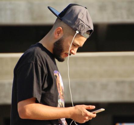 SOLSOL Solar Charging Hat – Phone Charging Solar Panel Hat